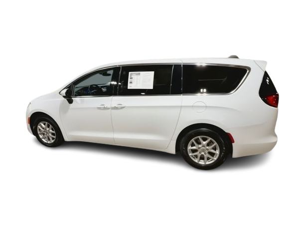Thumbnail: 2023 Chrysler Voyager - 20