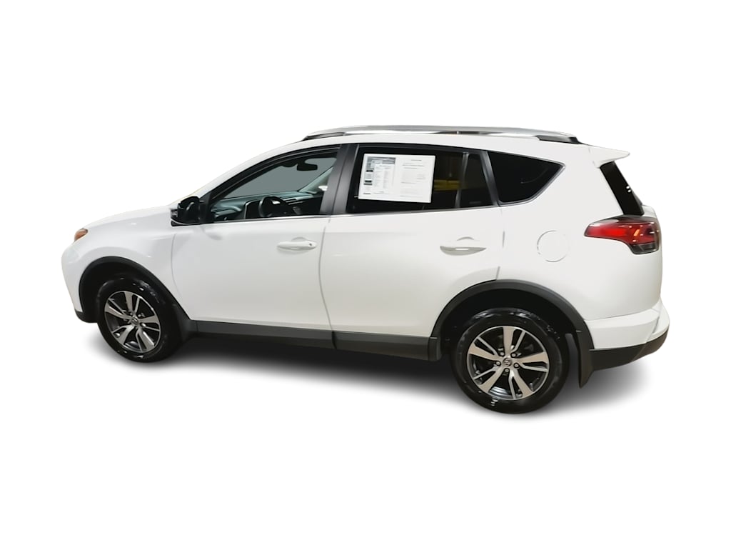 Thumbnail: 2017 Toyota RAV4 - 18