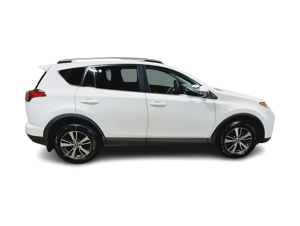 Thumbnail: 2017 Toyota RAV4 - 20