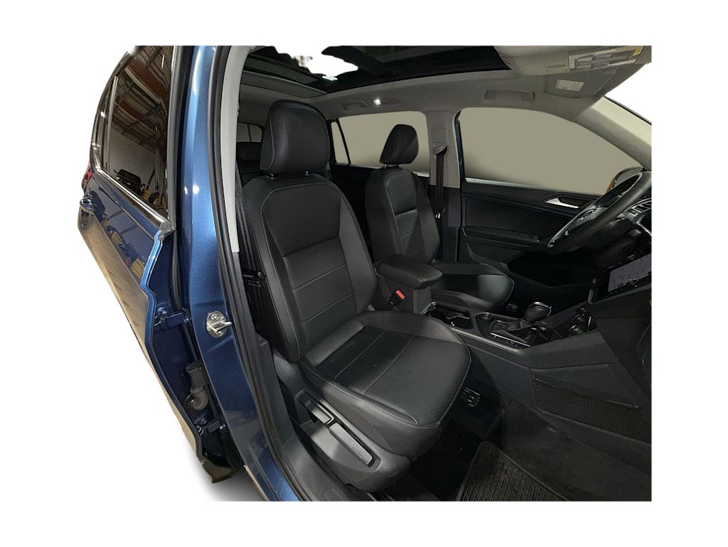 Thumbnail: 2020 Volkswagen Tiguan - 4