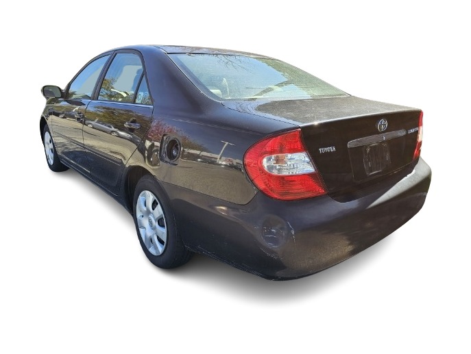 2004 Toyota Camry LE 3