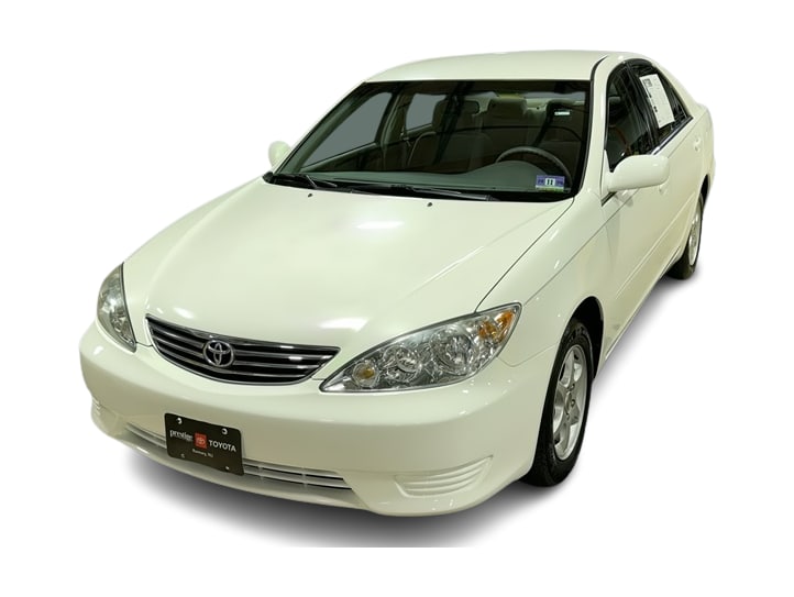 Used 2005 Toyota Camry LE with VIN 4T1BE32K55U431892 for sale in Hudson, WI