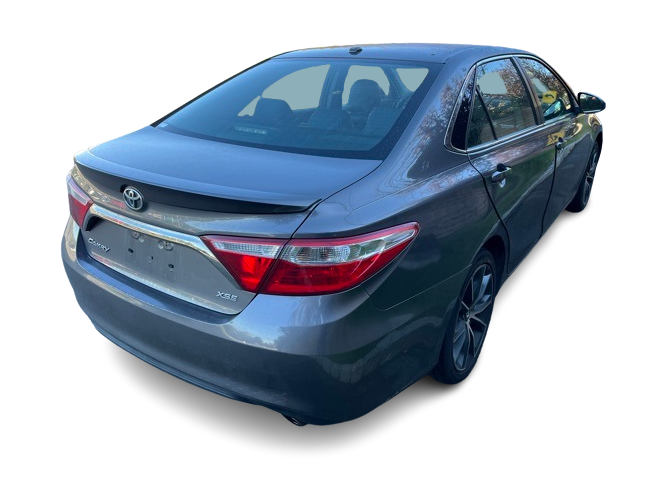 2015 Toyota Camry XLE 16