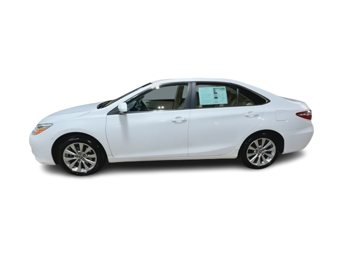 2015 Toyota Camry XLE 17