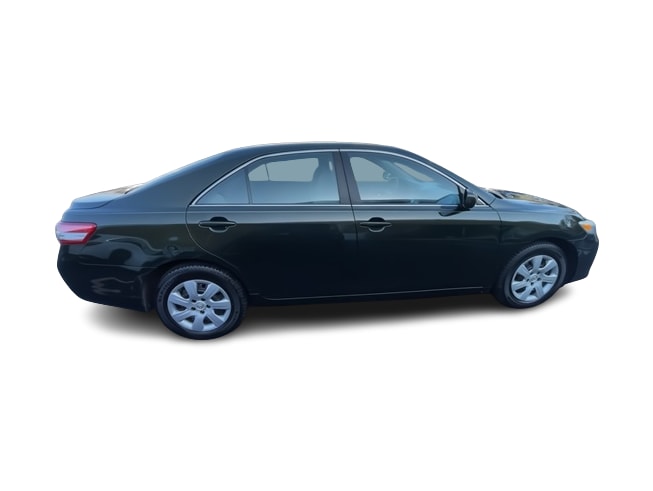 2011 Toyota Camry LE 22