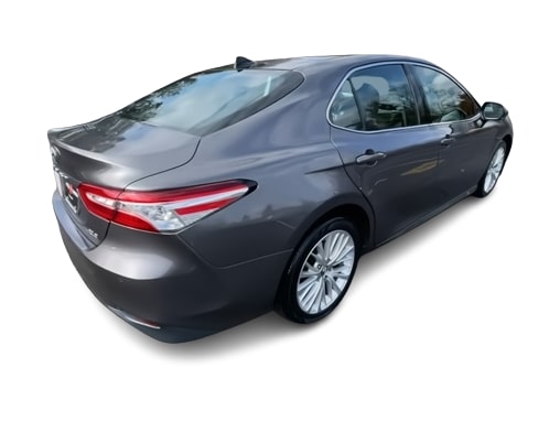 2019 Toyota Camry XLE 18