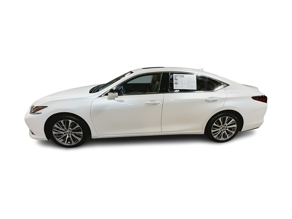 Thumbnail: 2019 Lexus ES - 3