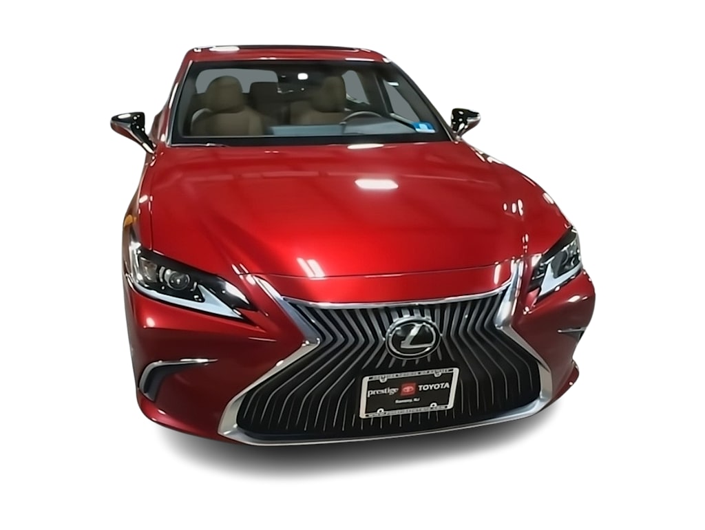 Thumbnail: 2021 Lexus ES - 4