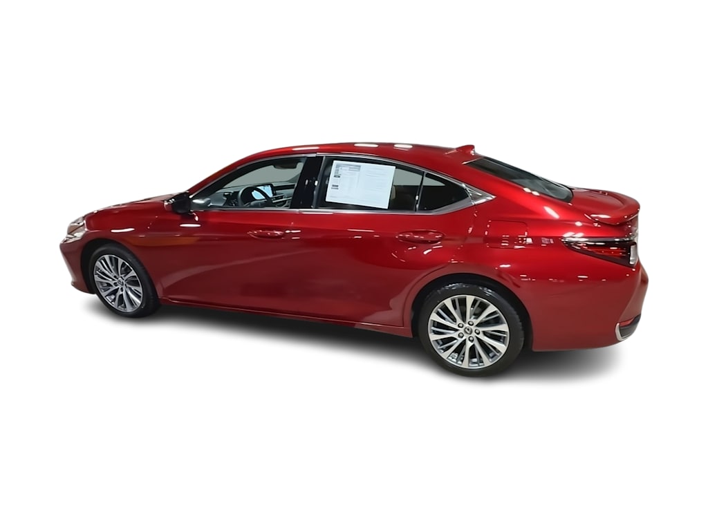 Thumbnail: 2021 Lexus ES - 19