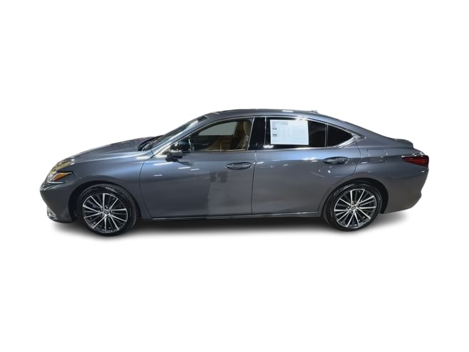 Thumbnail: 2022 Lexus ES - 3