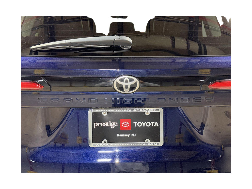 Thumbnail: 2024 Toyota Grand Highlander - 4