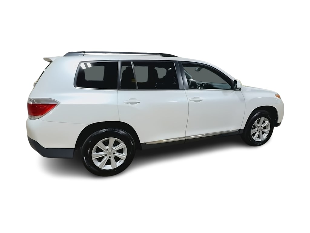 Thumbnail: 2013 Toyota Highlander - 21