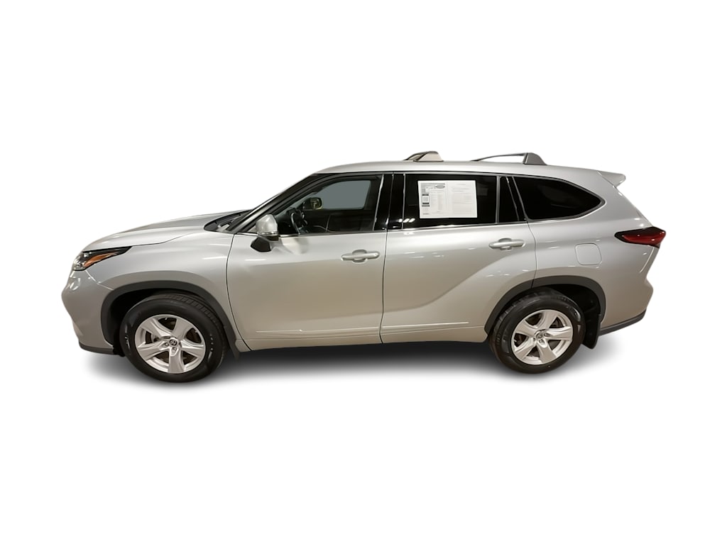 Thumbnail: 2021 Toyota Highlander - 3