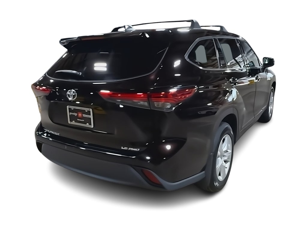 Thumbnail: 2022 Toyota Highlander - 21
