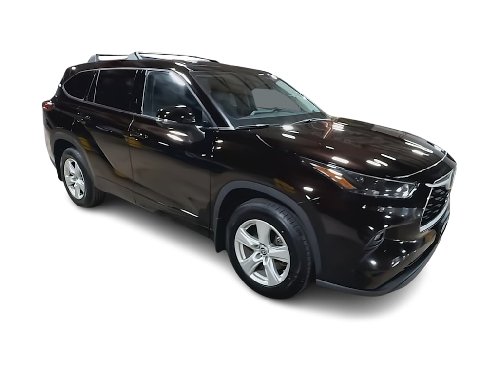 Thumbnail: 2022 Toyota Highlander - 17