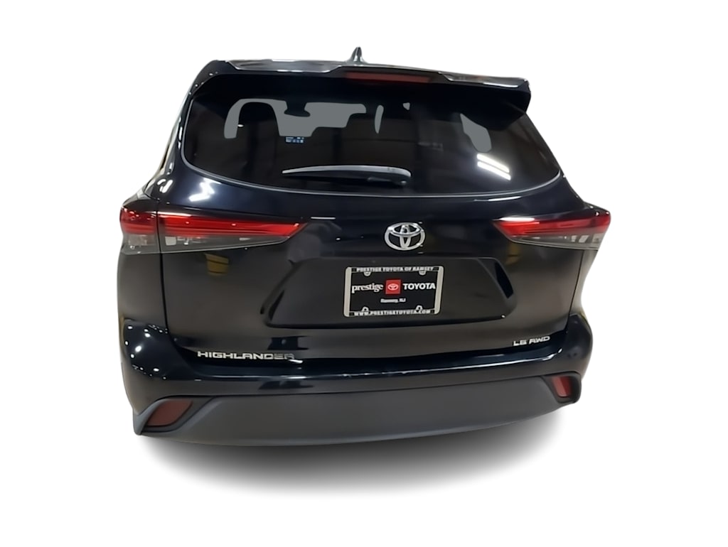 Thumbnail: 2022 Toyota Highlander - 4