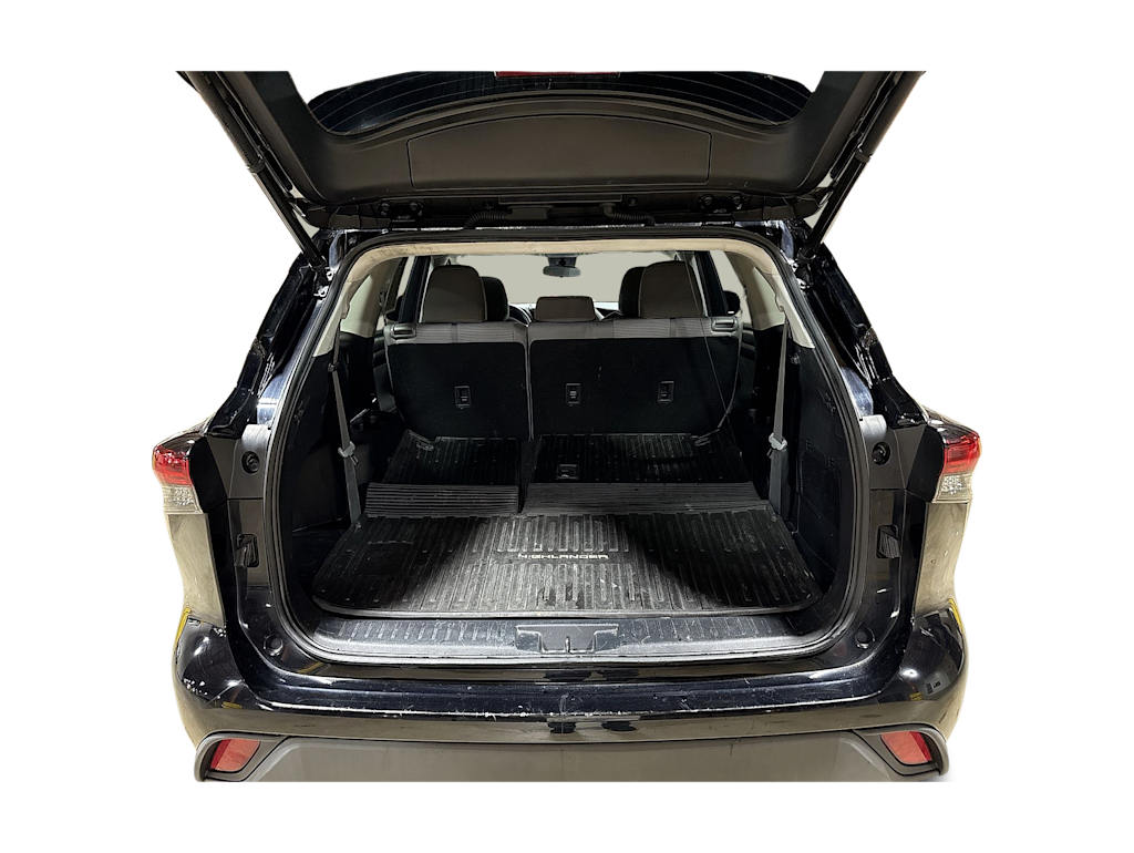 Thumbnail: 2022 Toyota Highlander - 16
