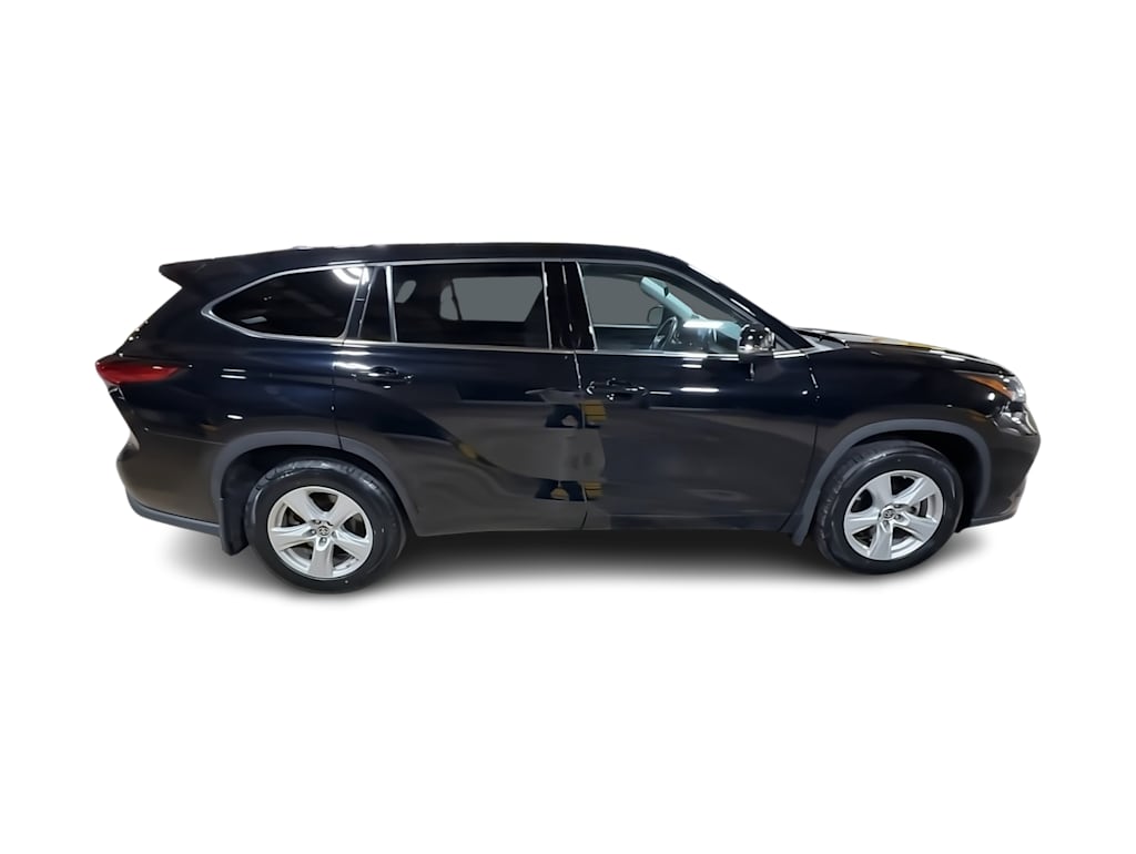 Thumbnail: 2022 Toyota Highlander - 23