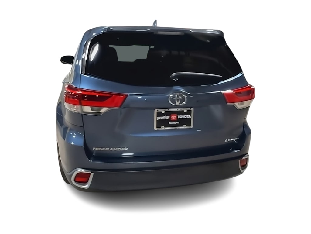 Thumbnail: 2017 Toyota Highlander - 4