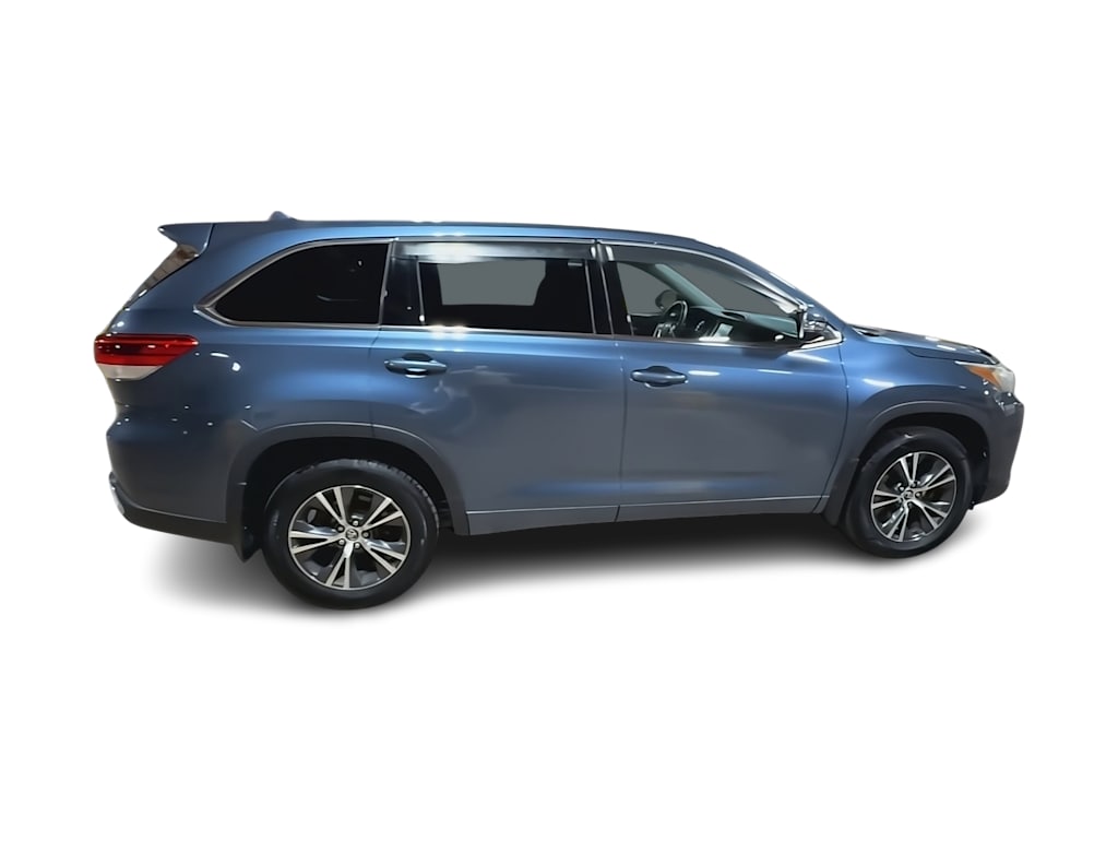 Thumbnail: 2017 Toyota Highlander - 23