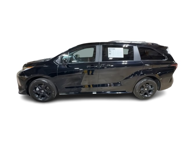 Thumbnail: 2025 Toyota Sienna - 3