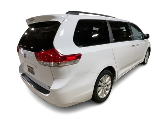 2013 Toyota Sienna XLE 14