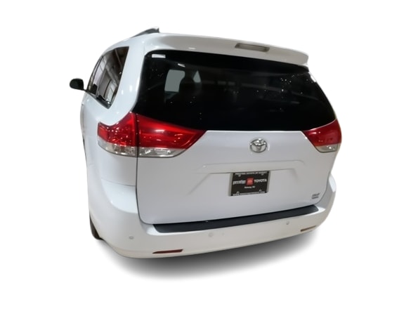 2013 Toyota Sienna XLE 3