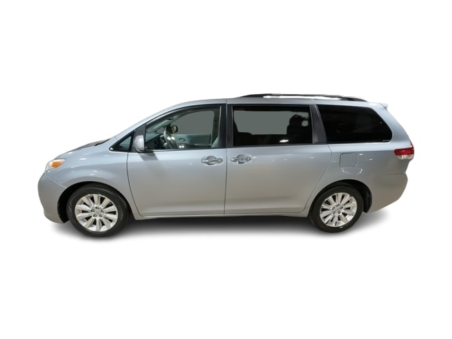 2011 Toyota Sienna XLE 18
