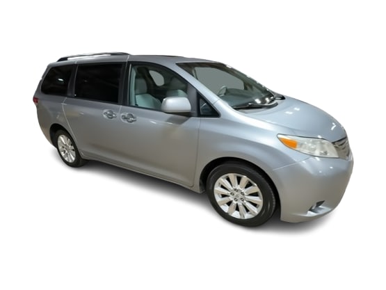 2011 Toyota Sienna XLE 17