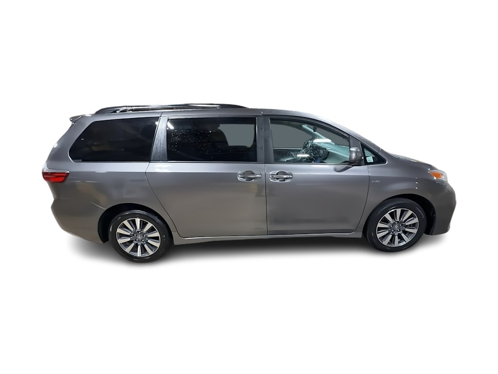Thumbnail: 2020 Toyota Sienna - 21