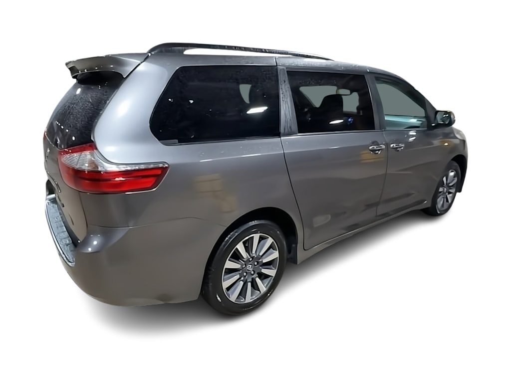 Thumbnail: 2020 Toyota Sienna - 20