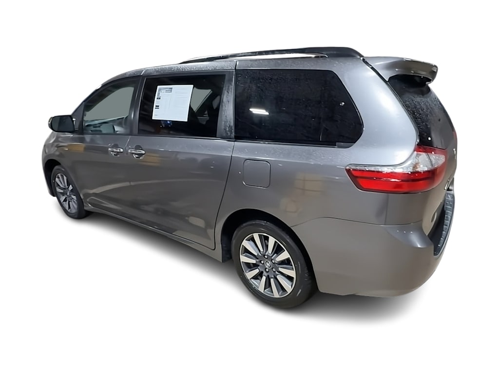 Thumbnail: 2020 Toyota Sienna - 4