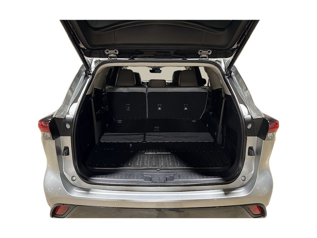 Thumbnail: 2021 Toyota Highlander - 15