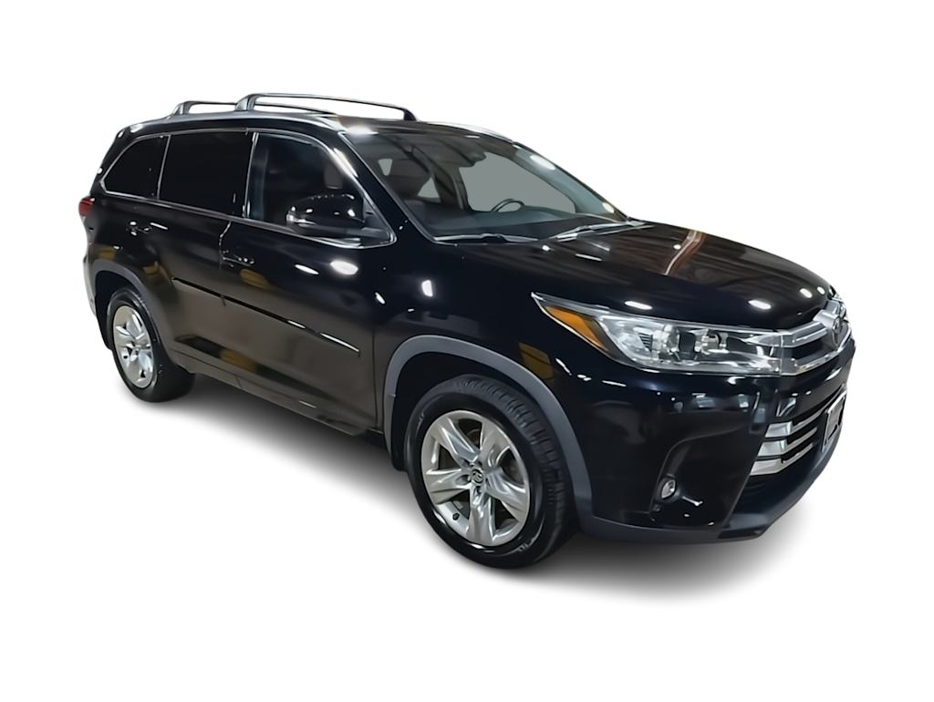 Thumbnail: 2019 Toyota Highlander - 18