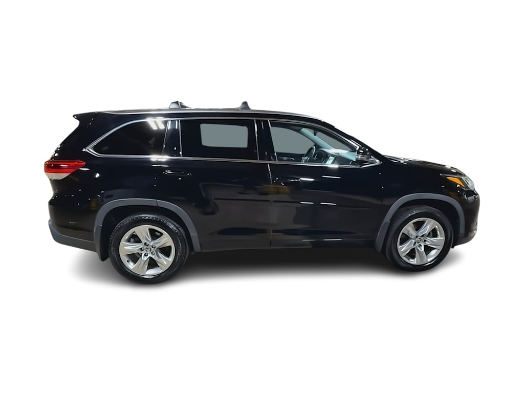 Thumbnail: 2019 Toyota Highlander - 23