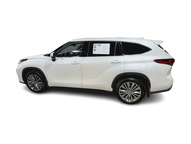 Thumbnail: 2021 Toyota Highlander - 20