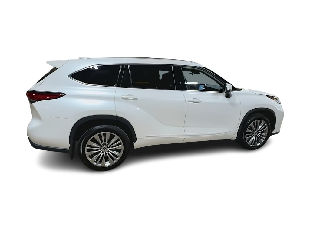 Thumbnail: 2021 Toyota Highlander - 22