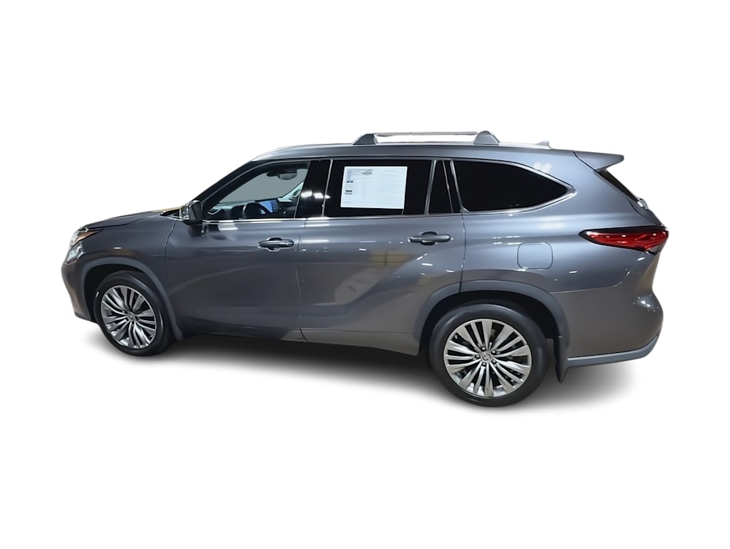 Thumbnail: 2021 Toyota Highlander - 20