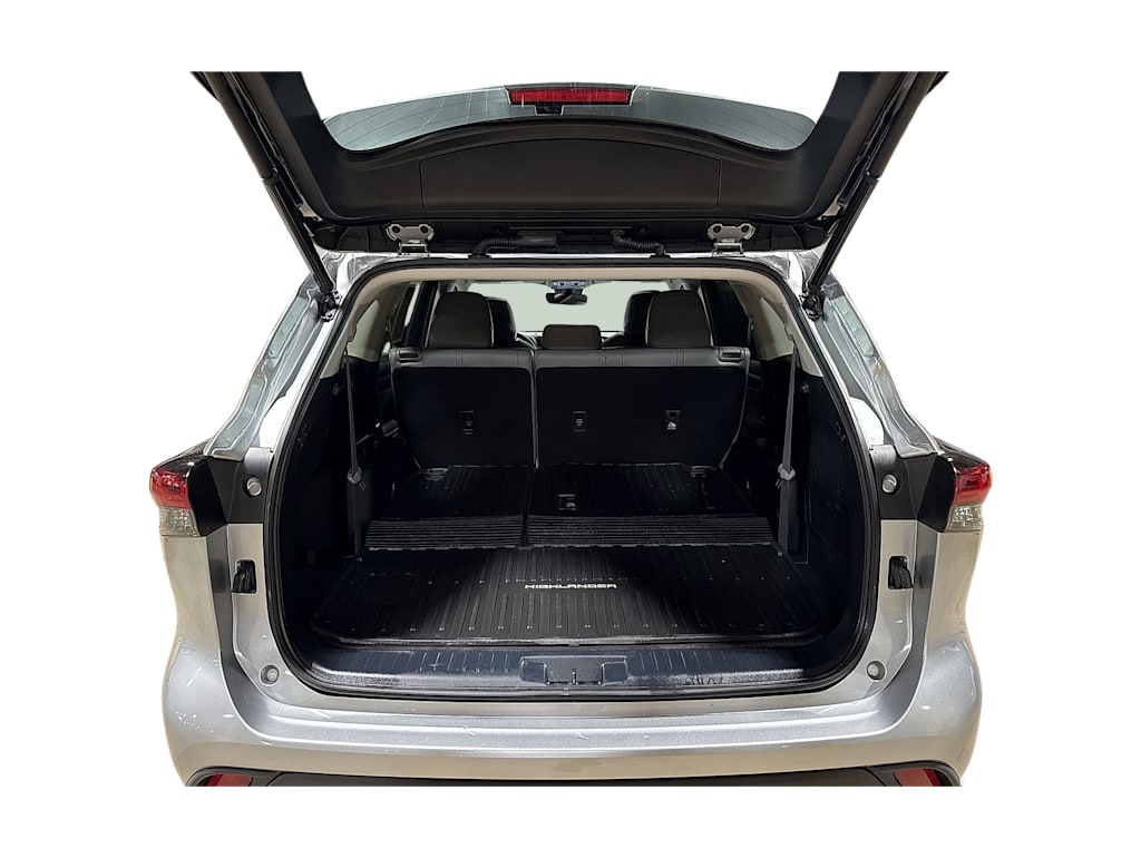 Thumbnail: 2022 Toyota Highlander - 16