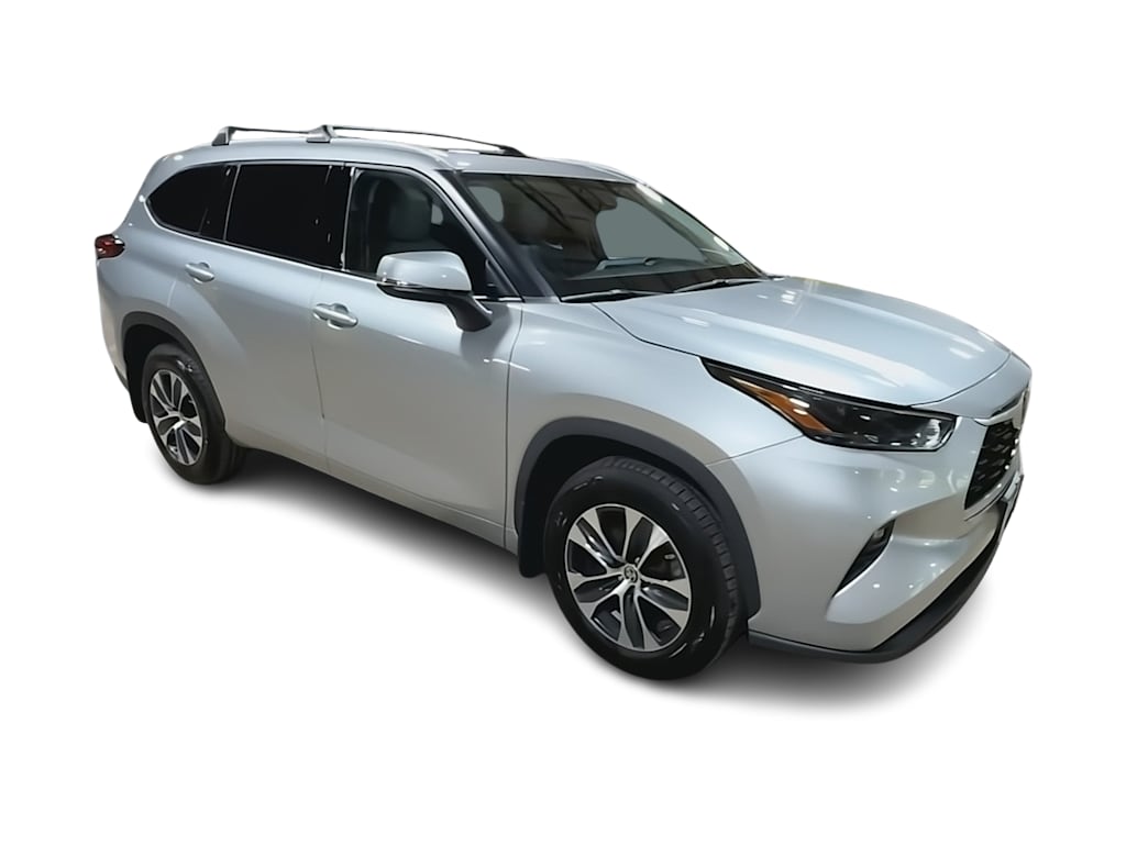 Thumbnail: 2022 Toyota Highlander - 19
