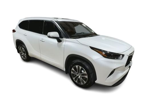 Thumbnail: 2022 Toyota Highlander - 17