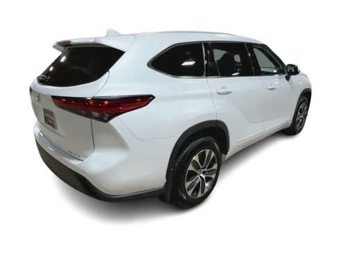 Thumbnail: 2022 Toyota Highlander - 20