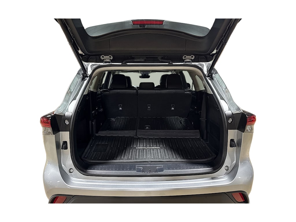 Thumbnail: 2022 Toyota Highlander - 16