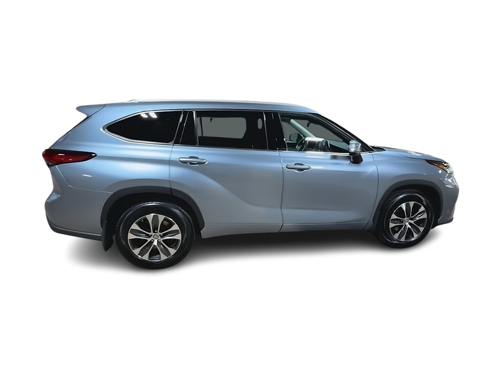 Thumbnail: 2022 Toyota Highlander - 23