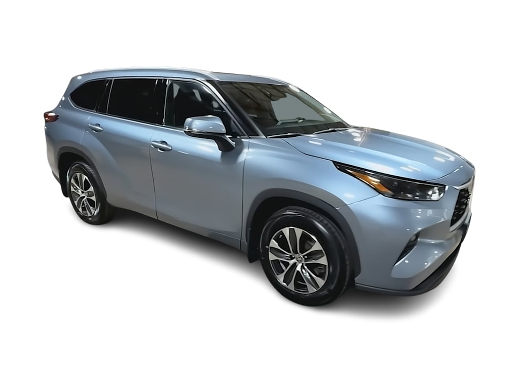 Thumbnail: 2022 Toyota Highlander - 19