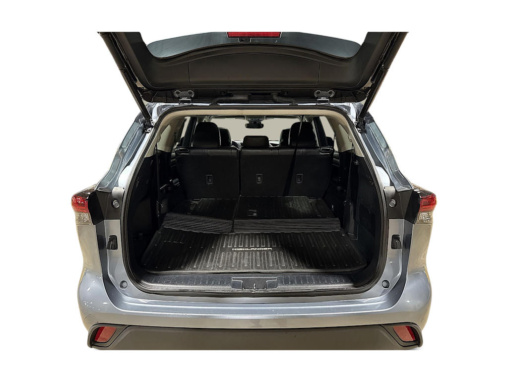 Thumbnail: 2022 Toyota Highlander - 16