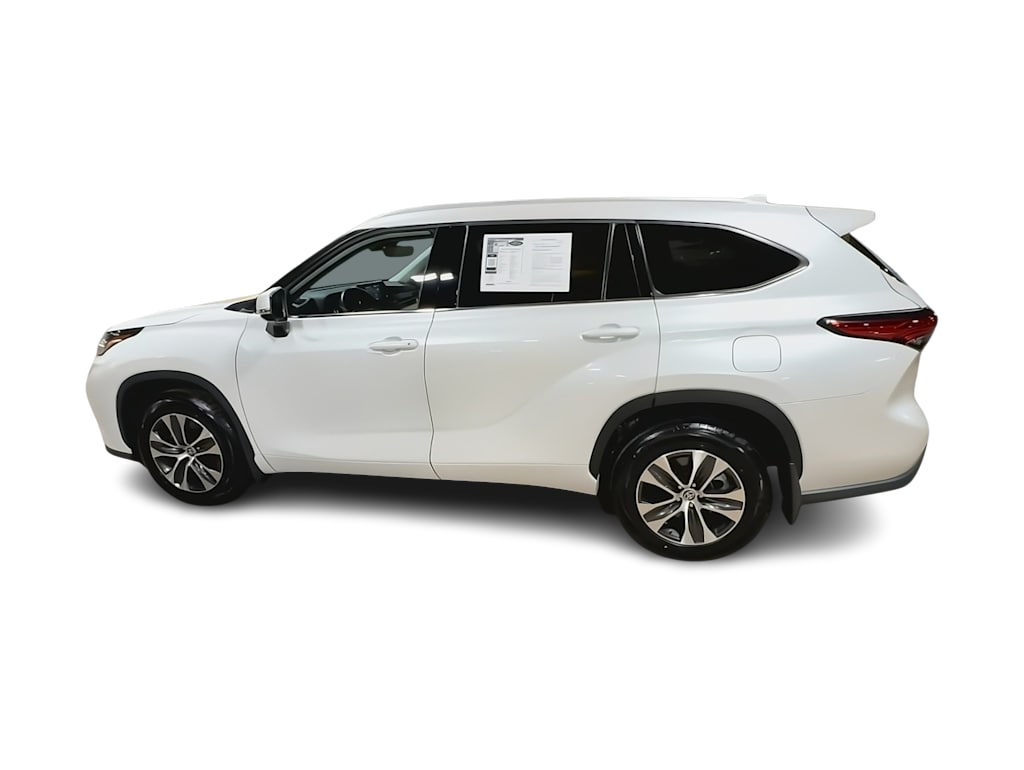 Thumbnail: 2022 Toyota Highlander - 20