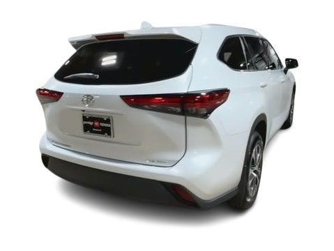 Thumbnail: 2022 Toyota Highlander - 21