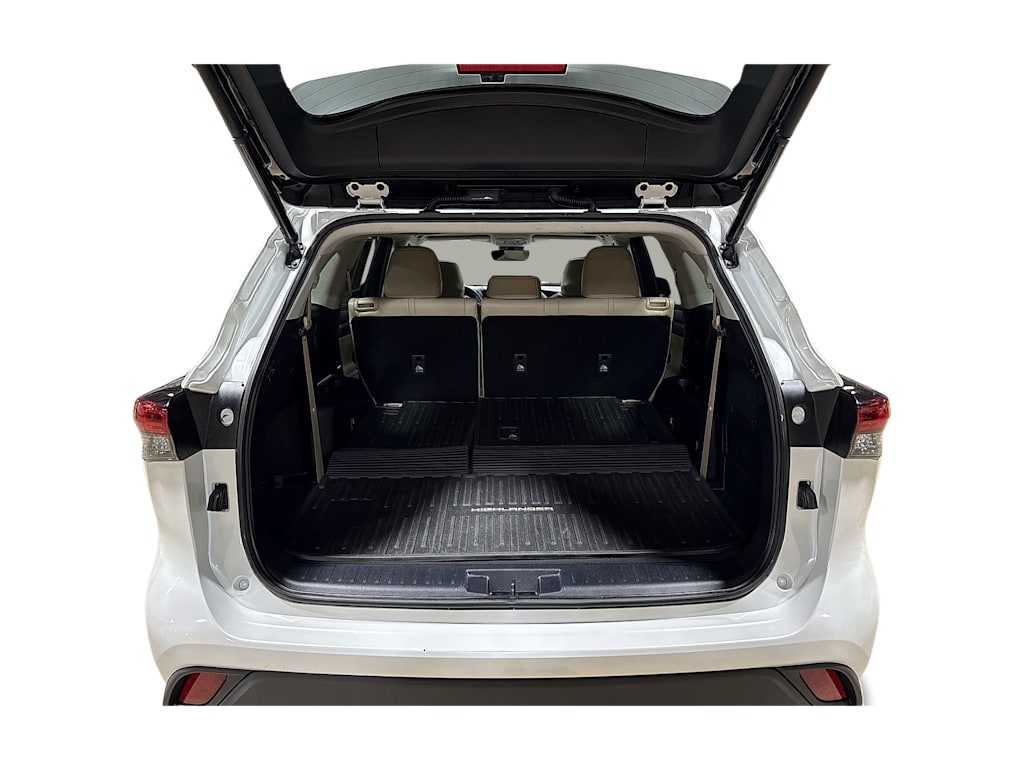 Thumbnail: 2022 Toyota Highlander - 15