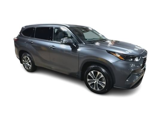 Thumbnail: 2022 Toyota Highlander - 18